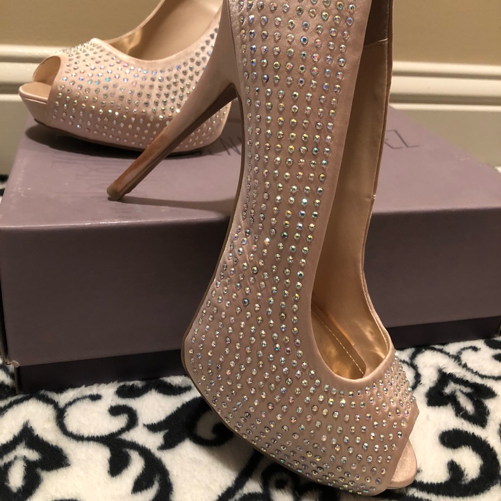 🔥 PRICE DROP 🔥 Jennifer Lopez stilettos size 10